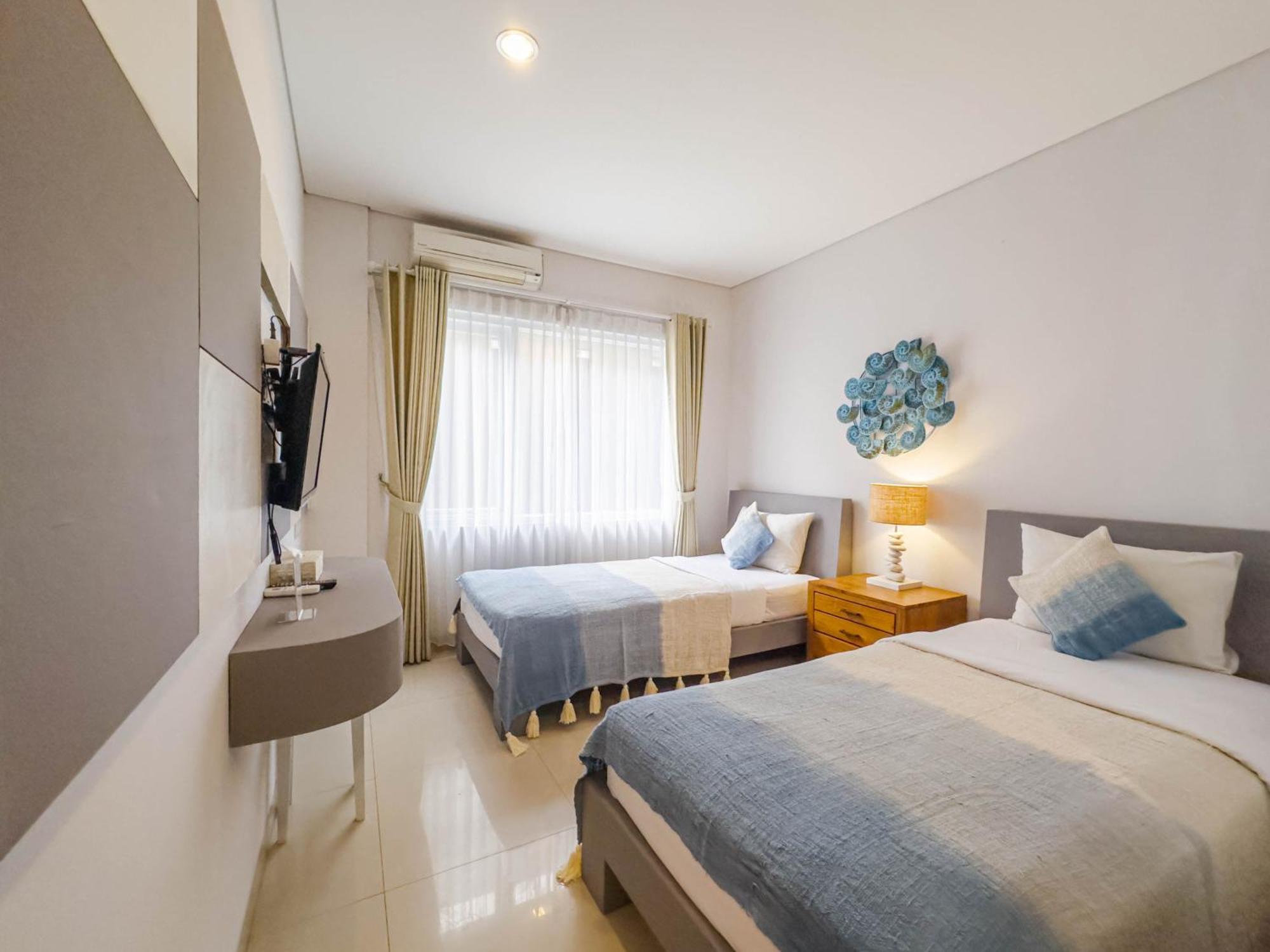 Hola Seminyak Hotel Room photo